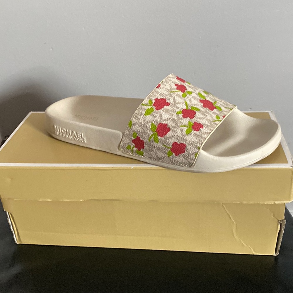 Michael kora slipper